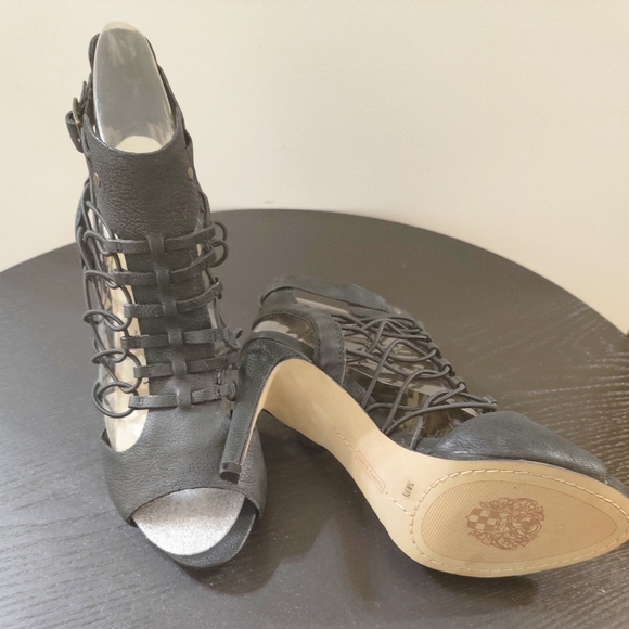 Black heels Vince Camuto - Picture 3 of 5